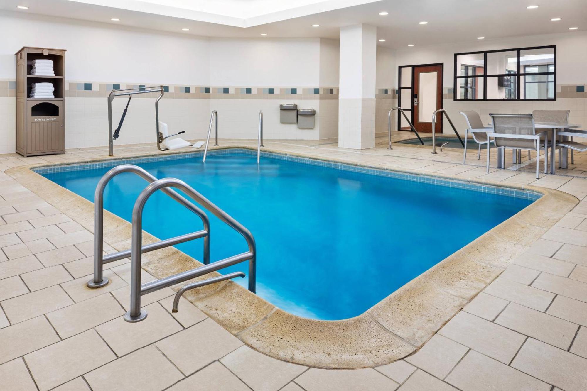 Courtyard By Marriott Stamford Downtown Hotel Kültér fotó